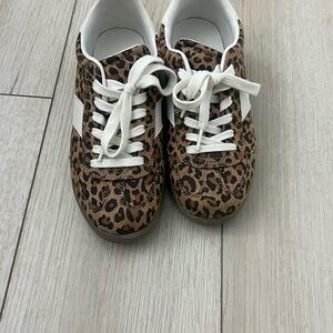 Leopard Print universal thread sneakers barely worn